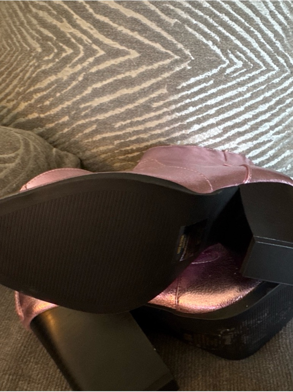 Source Unknown Metallic Pink Ankle Booties with Silver Cap Toe - Picture 4 of 4
